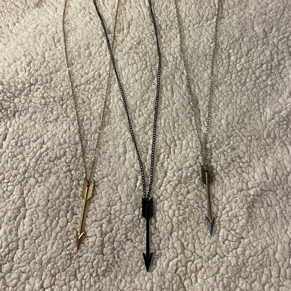 Lot of three arrow necklaces black gold silver long chains jewelry